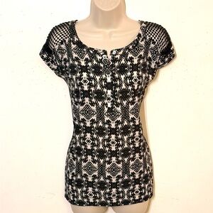 Daniel Rainn Black and White Women's Sleeveless Top. Size M. EUC.